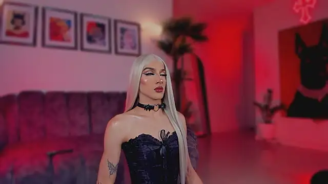 Taylor  foxxx online show from 02-20-26, 03:58