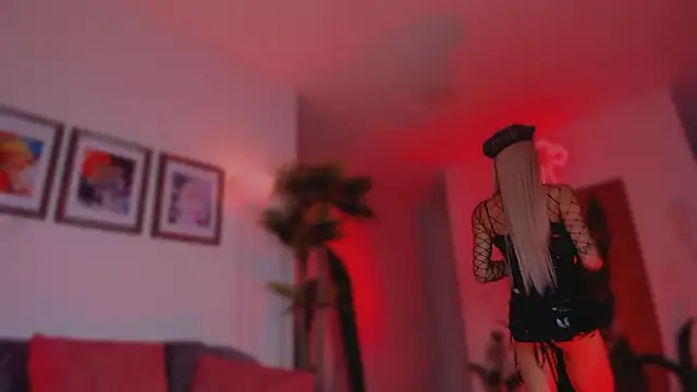 Taylor  foxxx online show from 02-25-26, 05:28