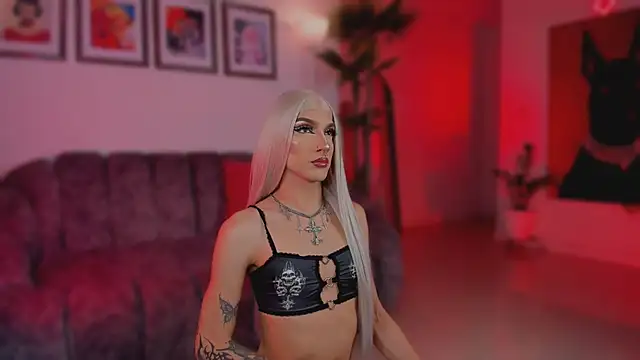 Snapshot of Taylor__foxxx chatting on 04-25-26, 06:05 Taylor foxxx online show from 04-25-26, 06:05