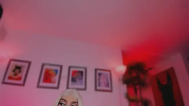 Snapshot of Taylor__foxxx chatting on 05-15-26, 07:26 Taylor foxxx online show from 05-15-26, 07:26