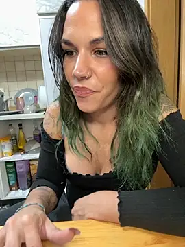 Lady Knaller online show from 10-23-25, 06:50