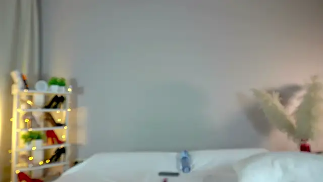 Snapshot of AngryTomato chatting on 01-01-25, 02:31 AngryTomato online show from 01-01-25, 02:31