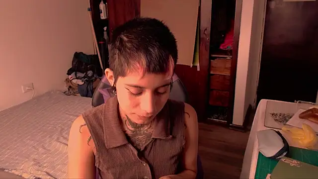 Snapshot of _Apola_77 chatting on 10-05-25, 06:06 Apola 77 online show from 10-05-25, 06:06