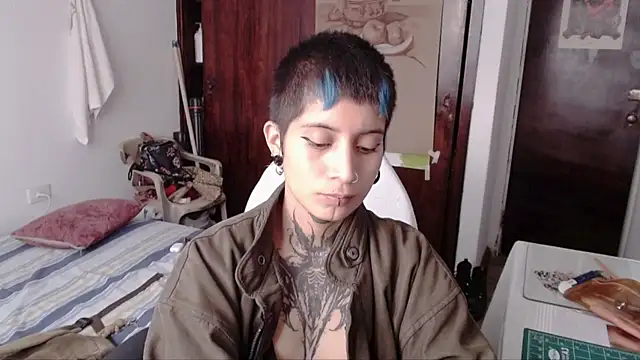 Snapshot of _Apola_77 chatting on 10-11-25, 10:19 Apola 77 online show from 10-11-25, 10:19