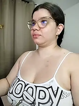 Snapshot of Danzel1105 chatting on 07-18-26, 01:43 Danzel1105 online show from 07-18-26, 01:43