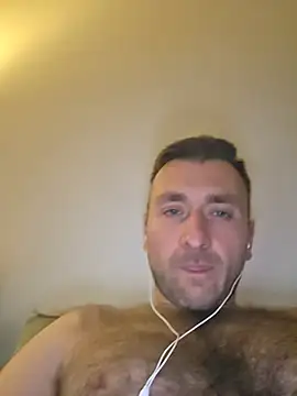 Snapshot of TIGERRR86 chatting on 06-14-26, 02:24 TIGERRR86 online show from 06-14-26, 02:24