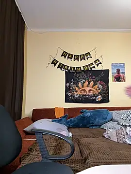 Snapshot of Crayzy_Luv chatting on 03-05-25, 10:10 Crayzy Luv online show from 03-05-25, 10:10