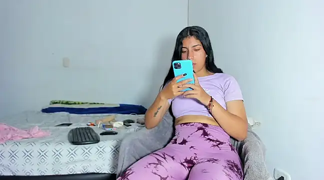 skinnyanai2 online show from 12-18-24, 08:36