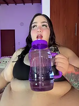 Venus queenn online show from 10-20-25, 12:33