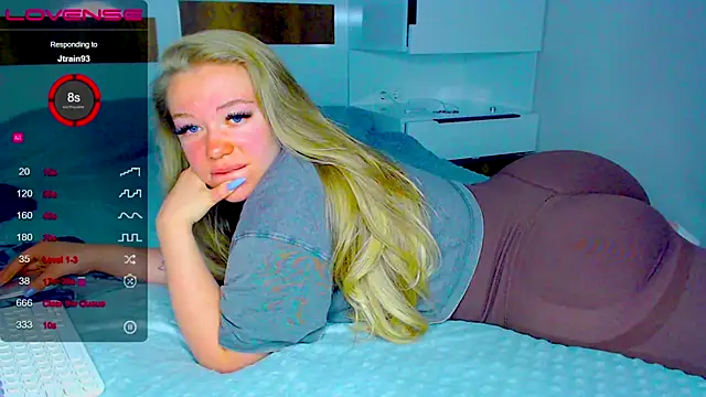 kitti kaattt online show from 11-18-25, 03:34