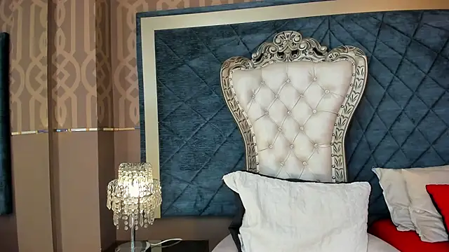 Snapshot of Janna_Rousse_ chatting on 10-29-25, 11:45 Janna Rousse online show from 10-29-25, 11:45