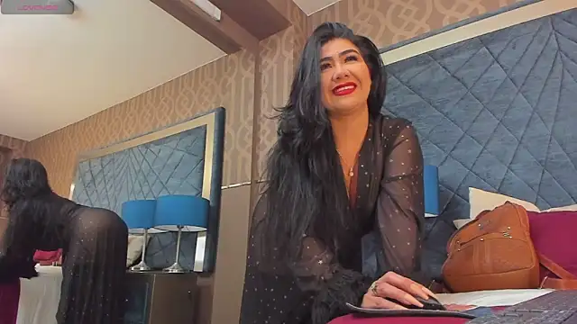 Snapshot of Janna_Rousse_ chatting on 11-22-25, 02:16 Janna Rousse online show from 11-22-25, 02:16