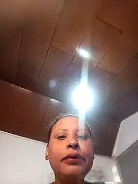 Snapshot of Dominik_girl chatting on 10-10-25, 06:40 Dominik girl online show from 10-10-25, 06:40