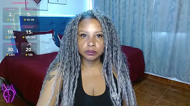 Snapshot of Dominik_girl chatting on 10-15-25, 07:25 Dominik girl online show from 10-15-25, 07:25