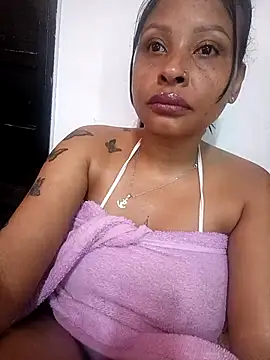 Snapshot of Dominik_girl chatting on 11-27-25, 08:22 Dominik girl online show from 11-27-25, 08:22