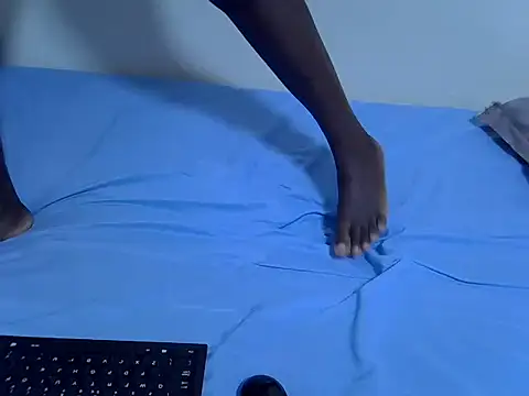 Snapshot of drowllie chatting on 02-25-26, 01:21 drowllie online show from 02-25-26, 01:21