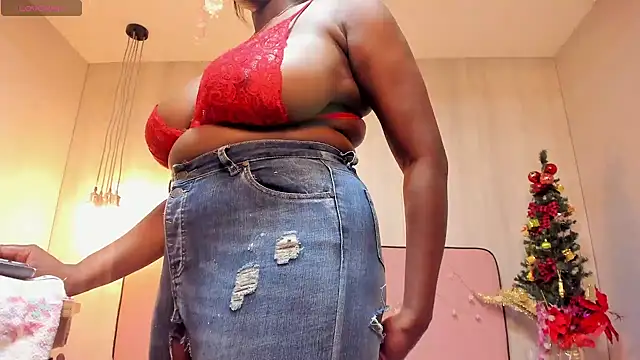Snapshot of ShairaCoxx chatting on 12-23-24, 01:13 ShairaCoxx online show from 12-23-24, 01:13