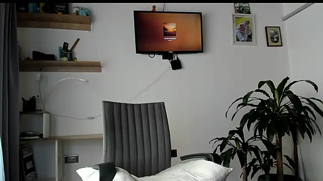 manucute 23  online show from 02-17-26, 03:29