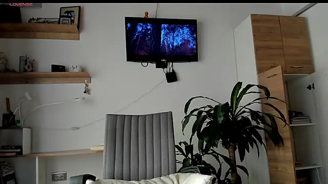 Snapshot of manucute_23_ chatting on 06-15-26, 03:25 manucute 23 online show from 06-15-26, 03:25
