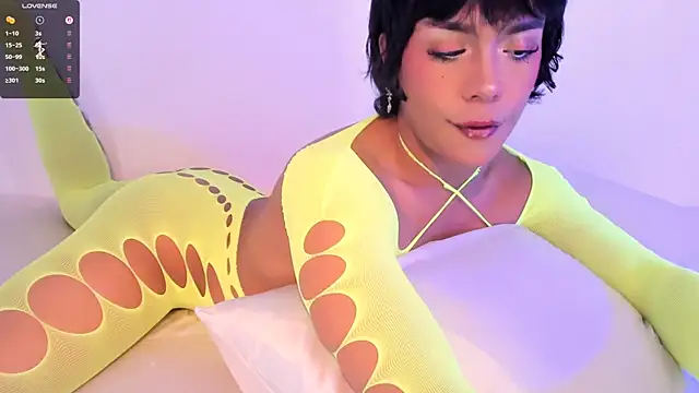 Snapshot of Danigio chatting on 02-11-26, 10:04 Danigio online show from 02-11-26, 10:04