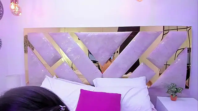 Snapshot of Oriana_Guzman chatting on 01-06-25, 01:30 Oriana Guzman online show from 01-06-25, 01:30