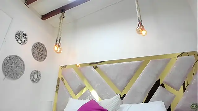 Snapshot of Oriana_Guzman chatting on 01-13-25, 06:38 Oriana Guzman online show from 01-13-25, 06:38