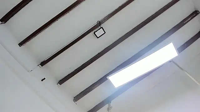 Snapshot of Oriana_Guzman chatting on 02-20-25, 07:08 Oriana Guzman online show from 02-20-25, 07:08