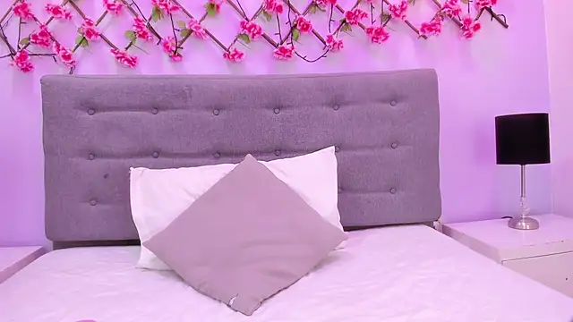 Snapshot of Oriana_Guzman chatting on 03-15-25, 05:48 Oriana Guzman online show from 03-15-25, 05:48