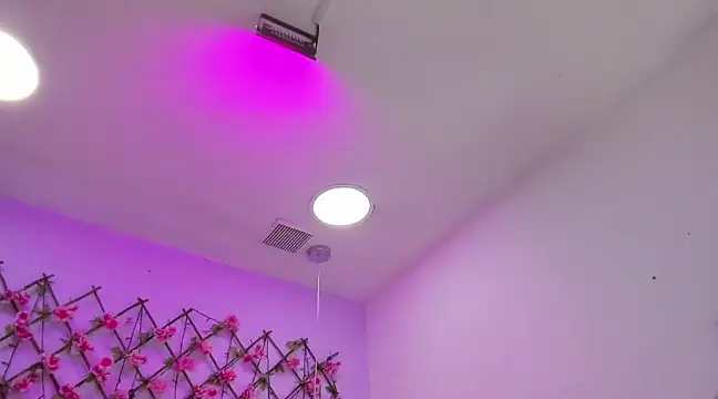 Snapshot of Oriana_Guzman chatting on 03-16-25, 05:07 Oriana Guzman online show from 03-16-25, 05:07