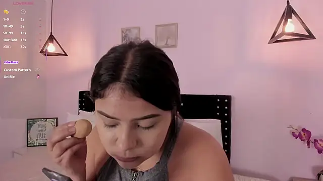 Oriana Guzman online show from 09-19-25, 12:45