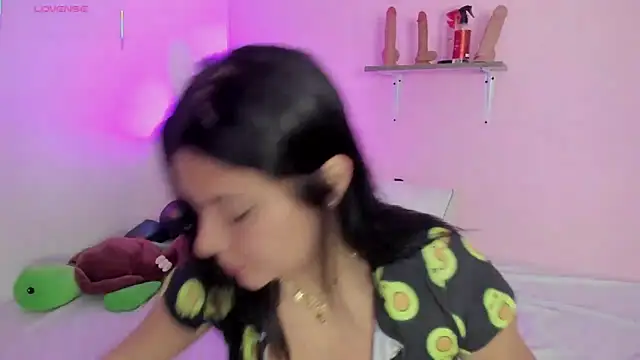 Snapshot of Oriana_Guzman chatting on 11-14-25, 12:42 Oriana Guzman online show from 11-14-25, 12:42