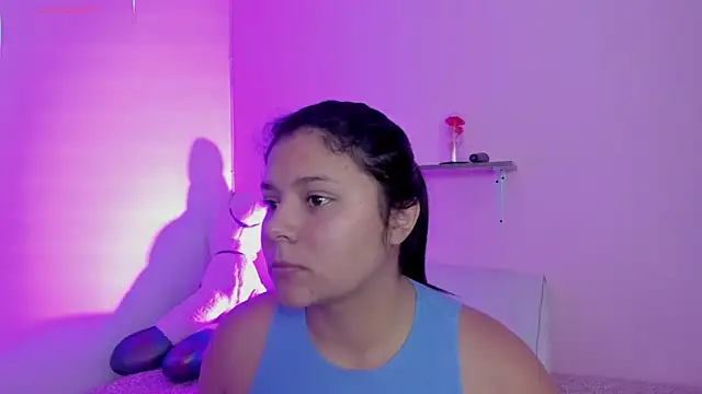 Snapshot of Oriana_Guzman chatting on 12-15-25, 10:58 Oriana Guzman online show from 12-15-25, 10:58