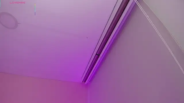 Oriana Guzman online show from 03-04-26, 01:22