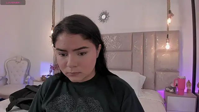 Snapshot of Oriana_Guzman chatting on 07-11-26, 10:11 Oriana Guzman online show from 07-11-26, 10:11