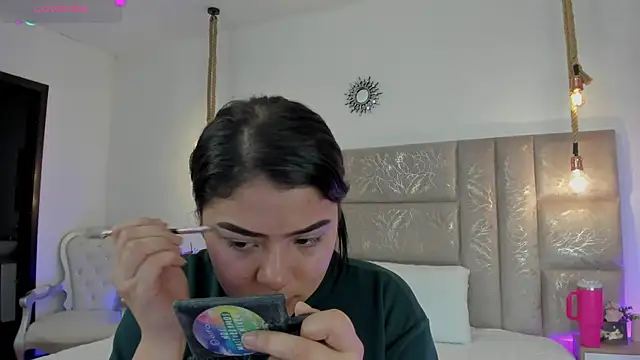 Snapshot of Oriana_Guzman chatting on 07-27-26, 11:45 Oriana Guzman online show from 07-27-26, 11:45