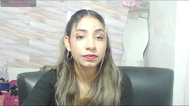Snapshot of mariana_190 chatting on 12-24-24, 01:49 mariana 190 online show from 12-24-24, 01:49