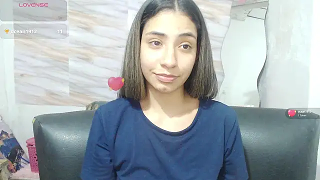 Snapshot of mariana_190 chatting on 12-31-24, 11:06 mariana 190 online show from 12-31-24, 11:06