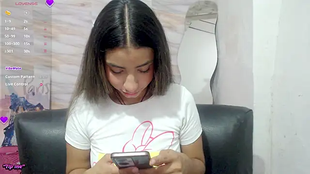 Snapshot of mariana_190 chatting on 02-15-25, 07:50 mariana 190 online show from 02-15-25, 07:50