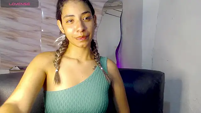 Snapshot of mariana_190 chatting on 03-02-25, 08:40 mariana 190 online show from 03-02-25, 08:40