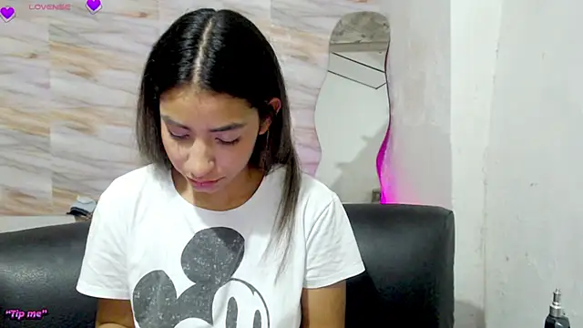 Snapshot of mariana_190 chatting on 03-14-25, 03:26 mariana 190 online show from 03-14-25, 03:26