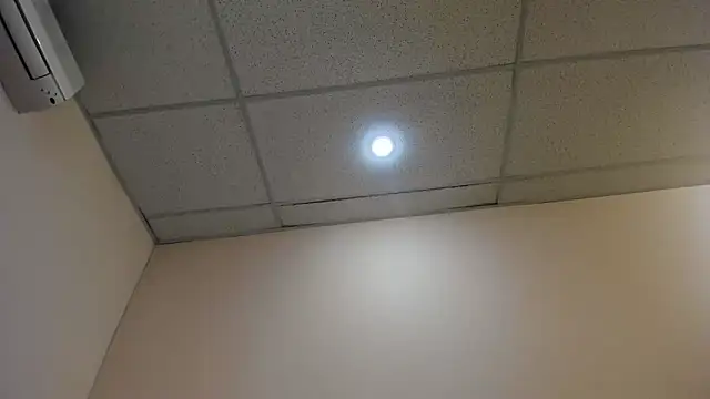 Snapshot of Wife4Cuck chatting on 03-22-25, 04:26 Wife4Cuck online show from 03-22-25, 04:26