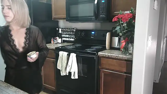 NatalieKneals online show from 02-16-25, 07:04