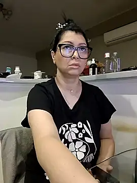 Milf Abigail online show from 10-18-25, 01:08