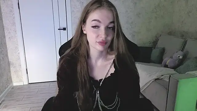 Snapshot of LissaCain chatting on 05-10-26, 02:17 LissaCain online show from 05-10-26, 02:17