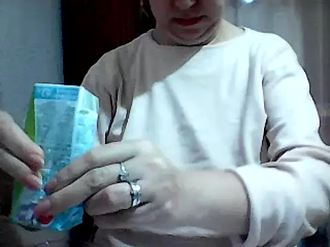 Snapshot of AnaXBerry chatting on 01-22-25, 05:59 AnaXBerry online show from 01-22-25, 05:59