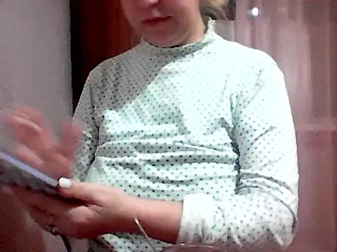 Snapshot of AnaXBerry chatting on 02-13-25, 05:54 AnaXBerry online show from 02-13-25, 05:54