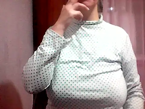 Snapshot of AnaXBerry chatting on 02-21-25, 06:04 AnaXBerry online show from 02-21-25, 06:04
