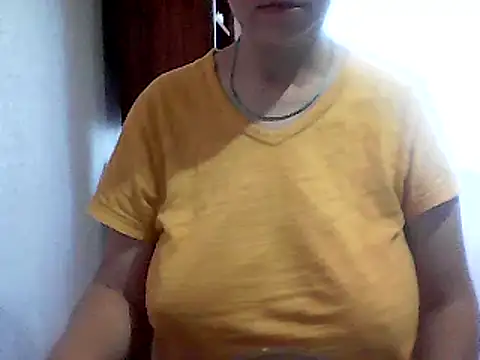 Snapshot of AnaXBerry chatting on 09-18-25, 06:59 AnaXBerry online show from 09-18-25, 06:59