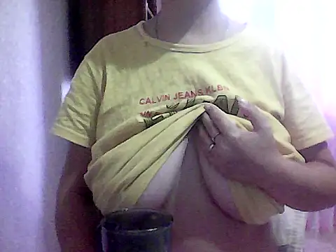 Snapshot of AnaXBerry chatting on 09-26-25, 06:50 AnaXBerry online show from 09-26-25, 06:50