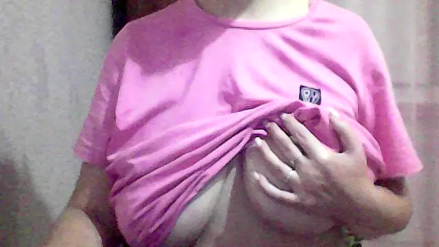 Snapshot of AnaXBerry chatting on 10-12-25, 06:51 AnaXBerry online show from 10-12-25, 06:51